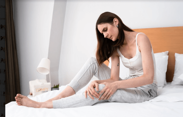 Benefits of Sleeping with a Knee Pillow - COMFYCENTRE®